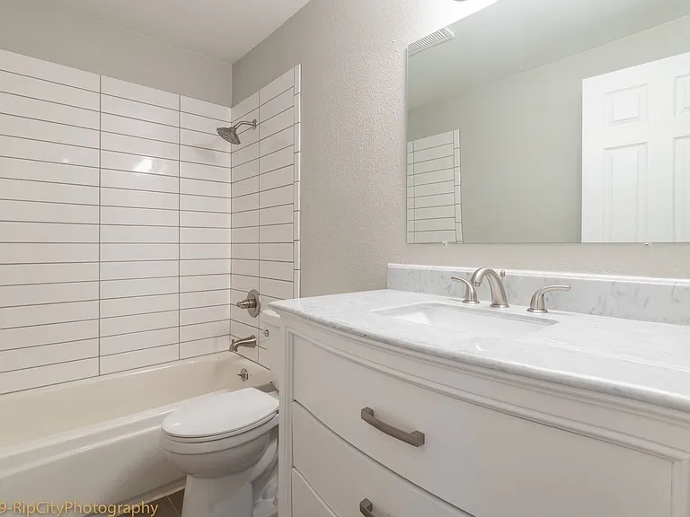 3325-3331 SW Garden View Dr — Photo 12