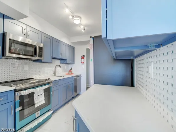 377 S Harrison Street #5M, East Orange City, NJ 07018