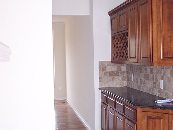 Versatile Butler’s Pantry