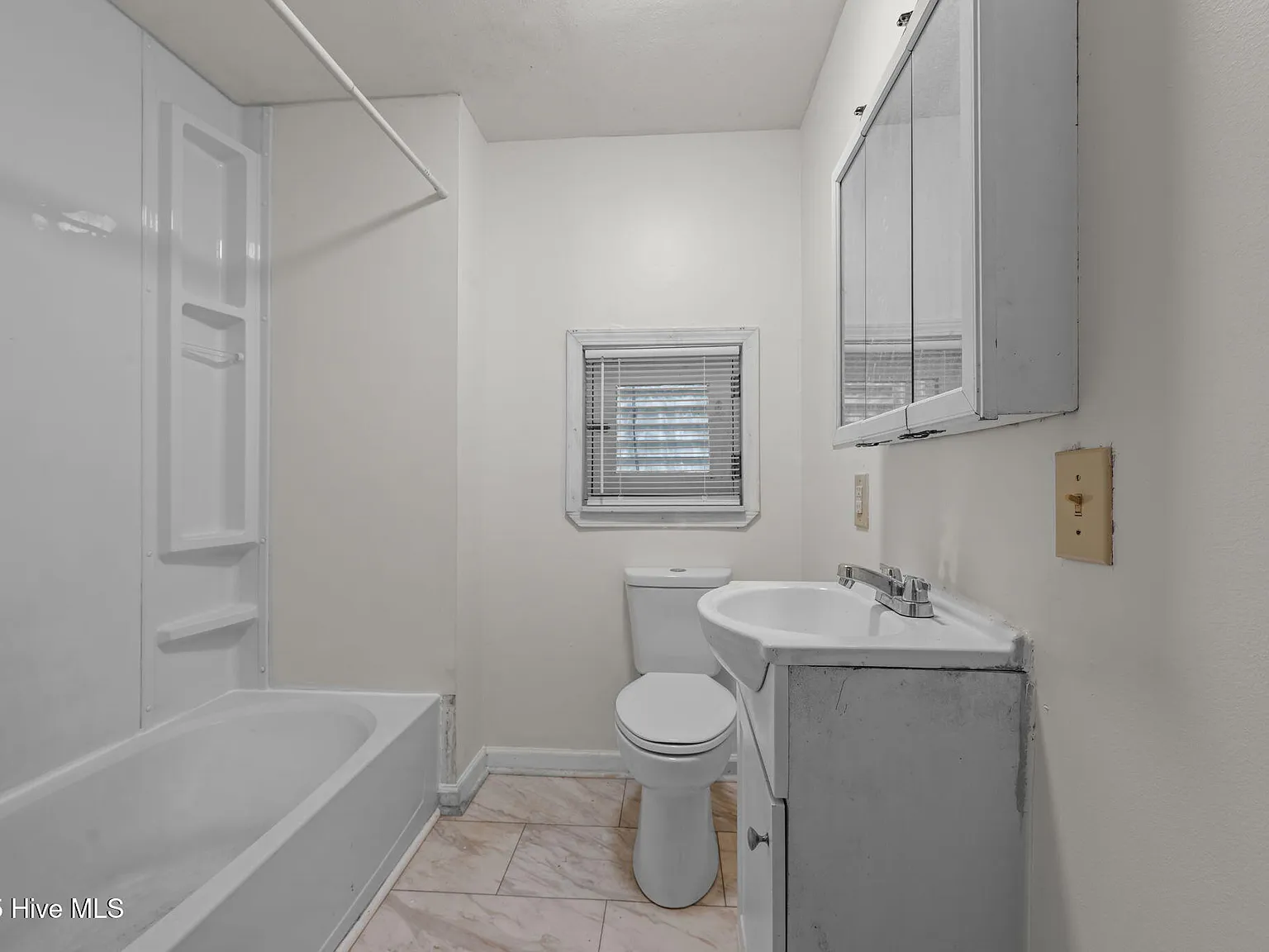 4 bed, 2.0 bath, $1,450 — Photo 4