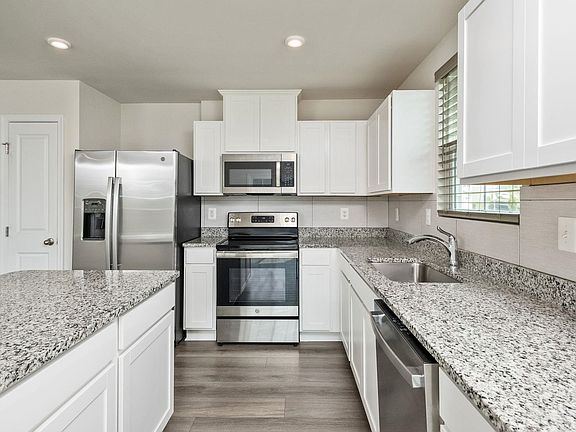 4th image of 620 Grommet Dr