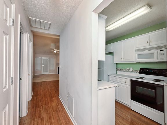 3rd image of 109 Leyland Ct