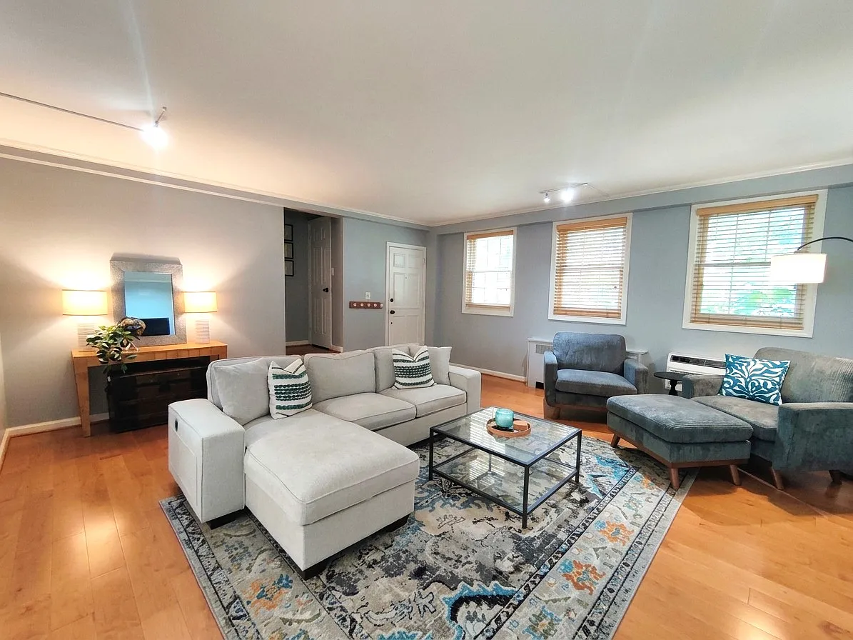 A061 103 N George Mason Dr - 1031 — Photo 3