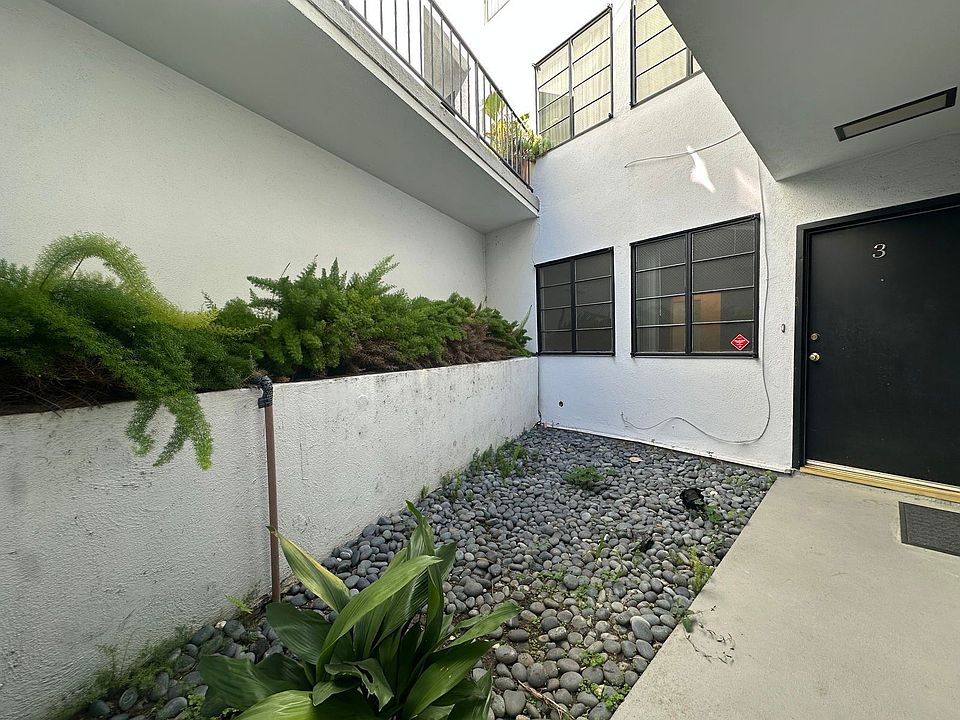 1st image of 1830 N La Brea Ave #4