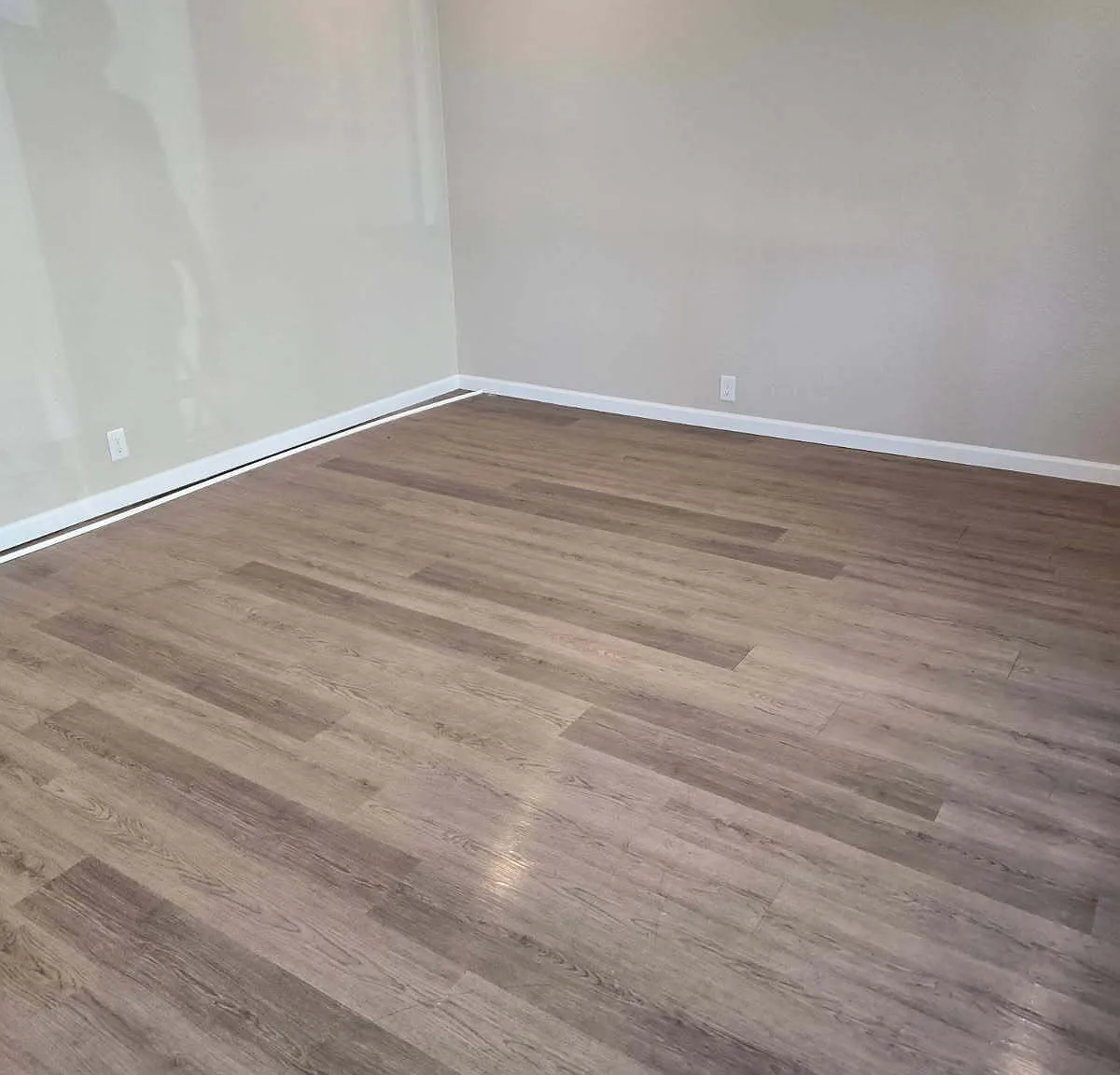 5 bed, 2.0 bath, 1800 sqft, $2,095 — Photo 2
