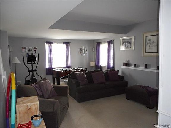 4th image of 1184 Portsmouth Dr