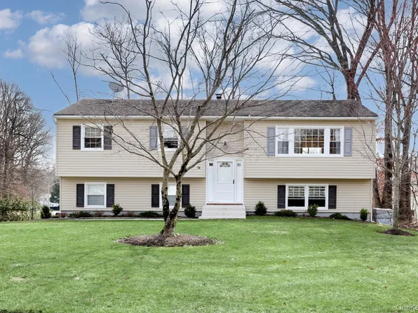 74 Minuteman Circle, Orangeburg, NY 10962