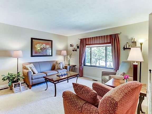 5th image of 120 W Orchard Springs Dr