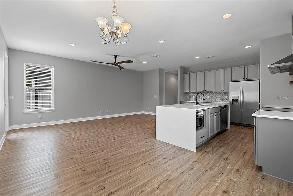 3 bed, 2.5 bath, 2396 sqft, $3,000 — Photo 3