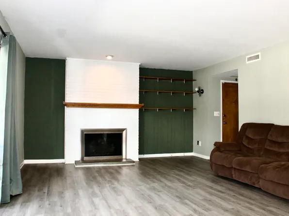 229 Bacon Pond Road APT 241, Woodbury, CT 06798