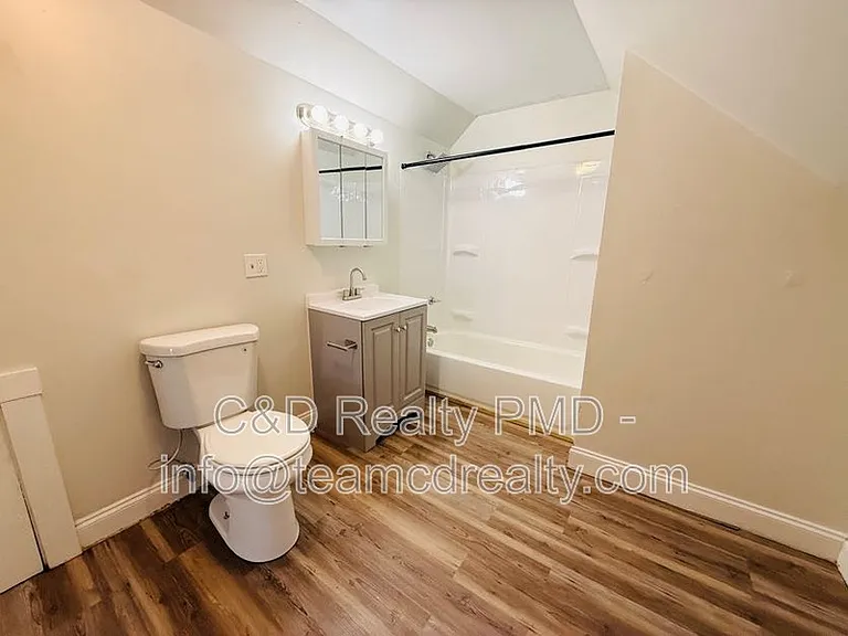 1209 E 167th St — Photo 10