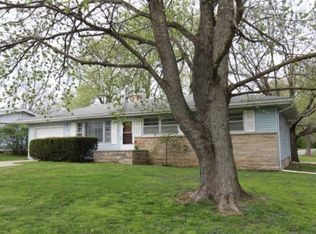 814 East St, Charleston, IL