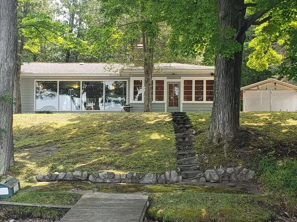 6949 Crystal Springs Rd, Bellaire, MI 49615