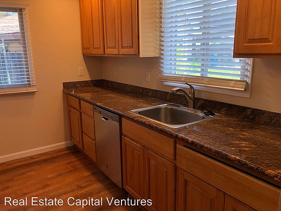 4th image of 29 Rockwood Ct