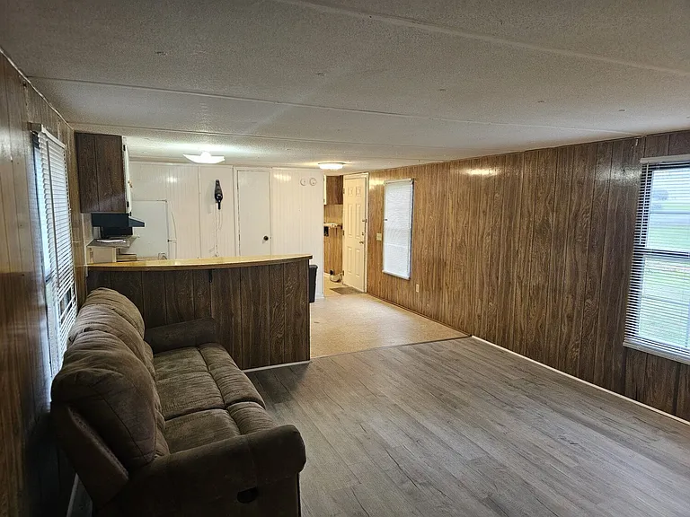 2390 Skyview Ln — Photo 5