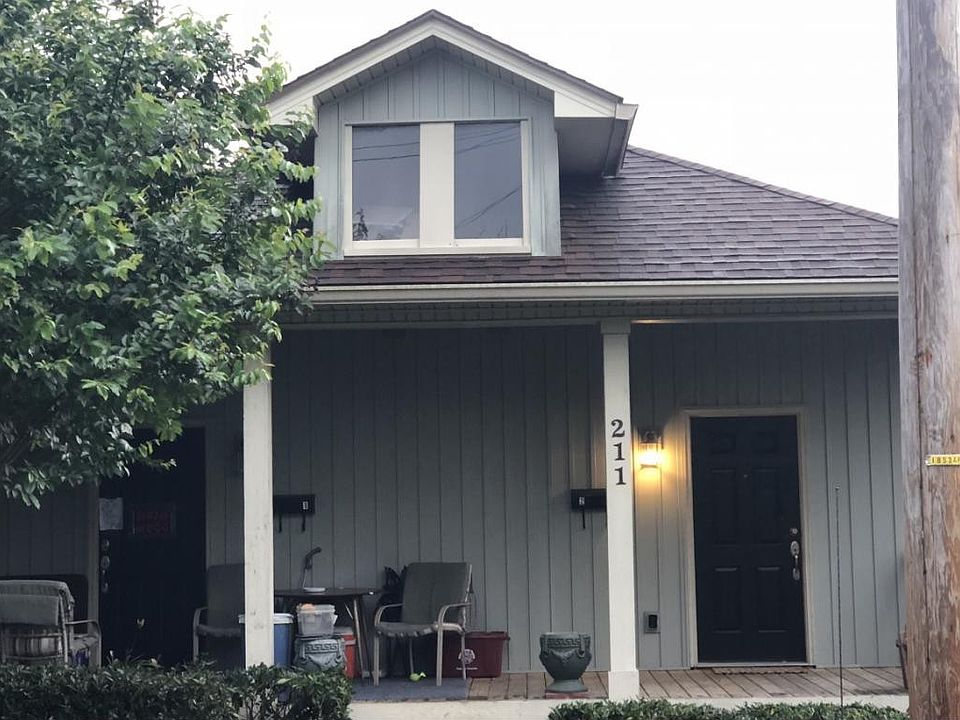 1st image of 211 Fairview W