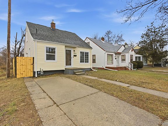 2nd image of 18027 Moenart St