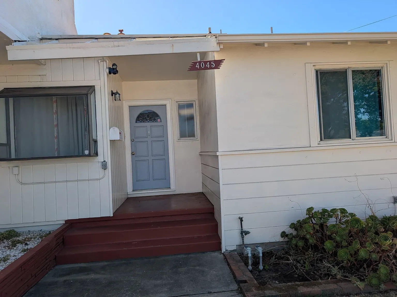 4 bed, 2000 sqft, $4,395 — Photo 3