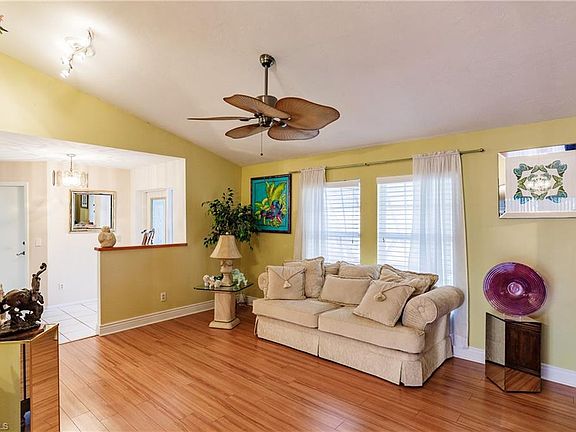 5th image of 1211 SW 49th Ter