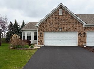 362 Woodhill Dr, Carol Stream, IL