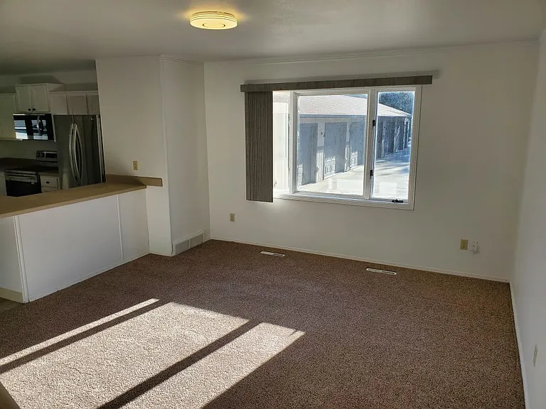 1355 Quartz Pl — Photo 3