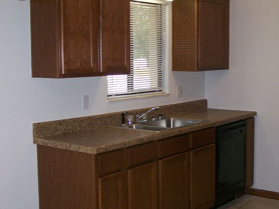 4th image of 1027 Pioneer Dr