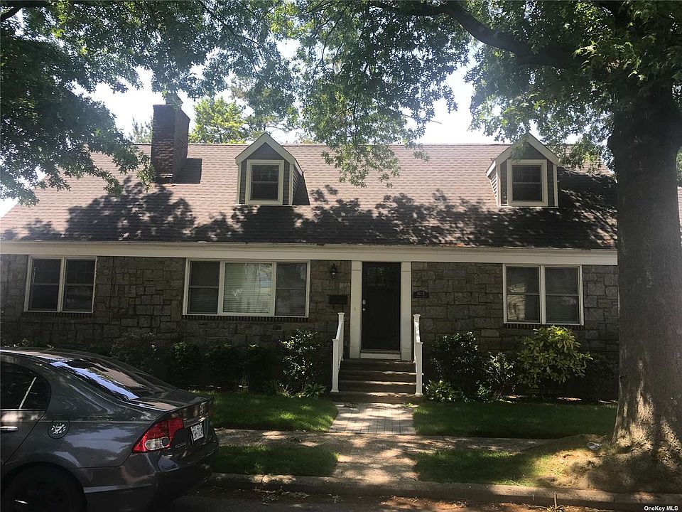1st image of 163B Nassau Blvd S