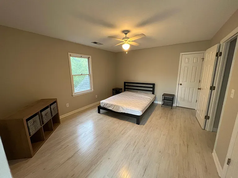 321 Maryland Ave — Photo 10
