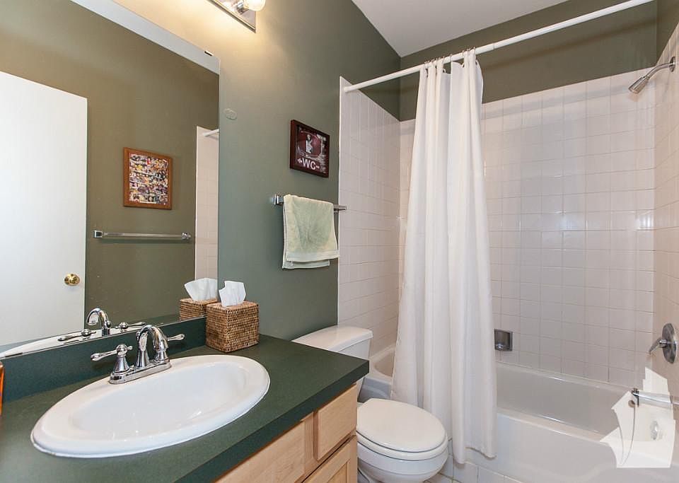 1st image of 3514 N Sheffield Ave #1