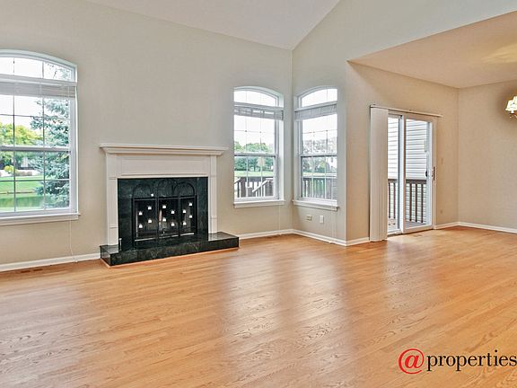 Living Room / Dining Room