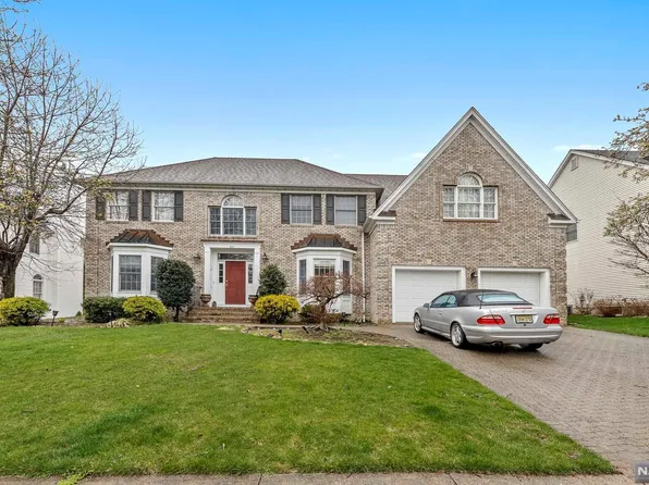 507 Stonewall Ct, Wyckoff, NJ 07481