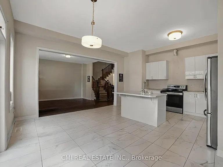 3742 Sunbank Cres — Photo 14