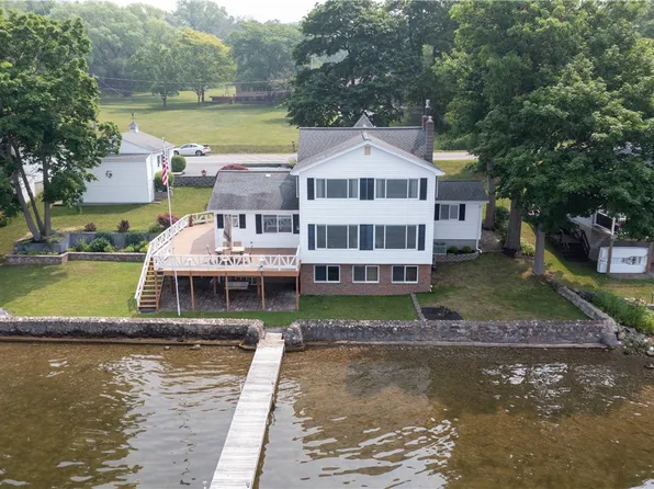 5224 E Lake Rd, Livonia, NY 14487