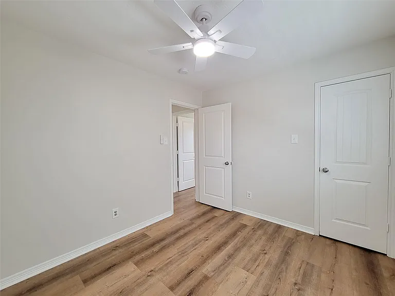 3658 Villa Glen Dr — Photo 14