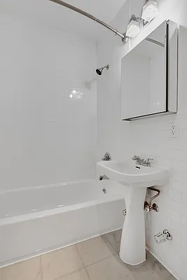 Rented by Cooper & Cooper Real Estate | media 4