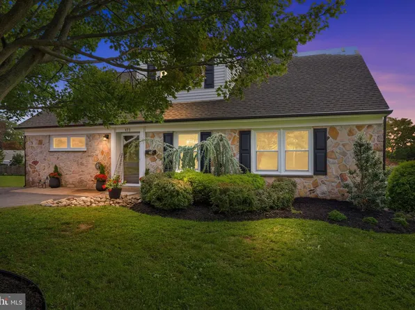 473 Sweetbriar Dr, Warminster, PA 18974