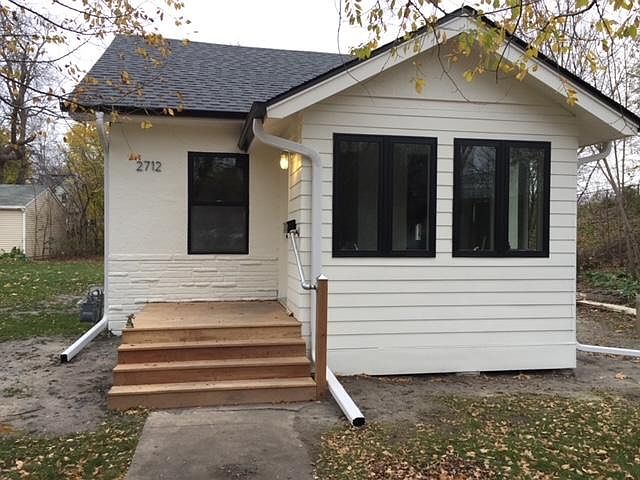 1st image of 2712 31st Ave S
