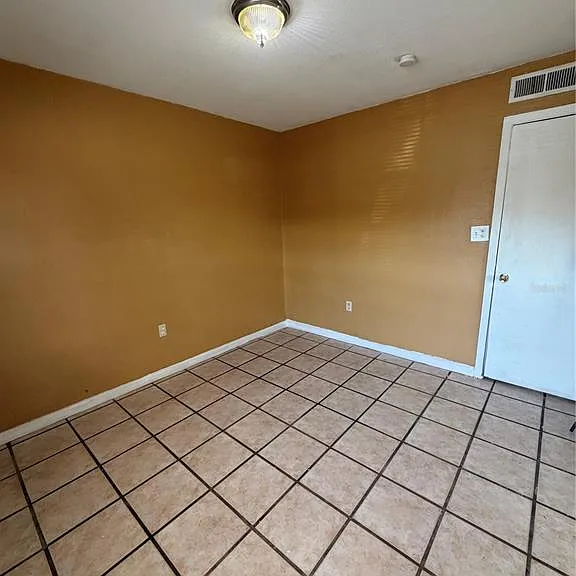 1440 Holden Ave #B12 — Photo 8