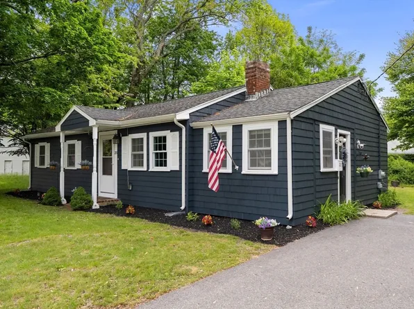 251 Central St, Rockland, MA 02370