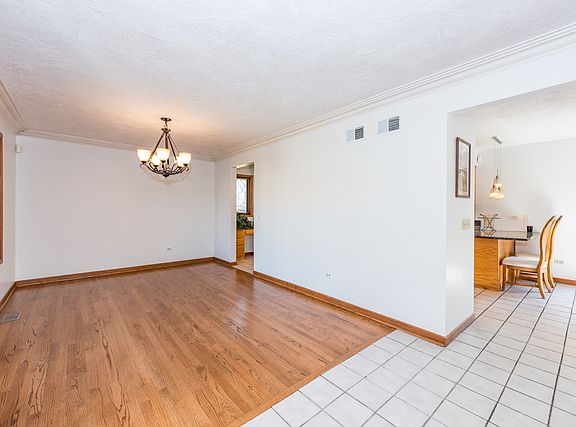 5th image of 10807 W Pickford Ave