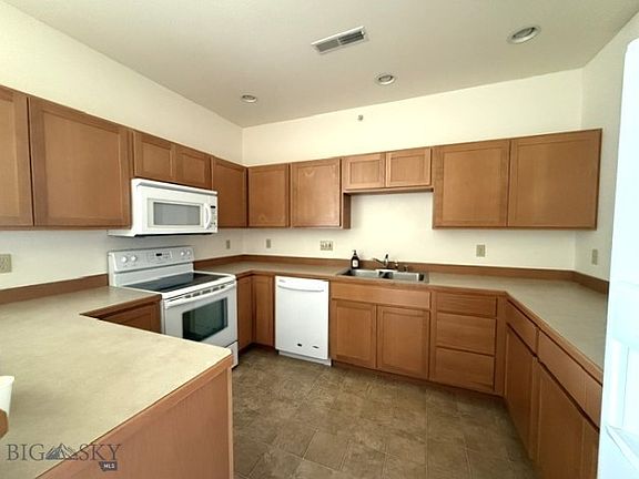 4th image of 2221B Willow Dr #302B