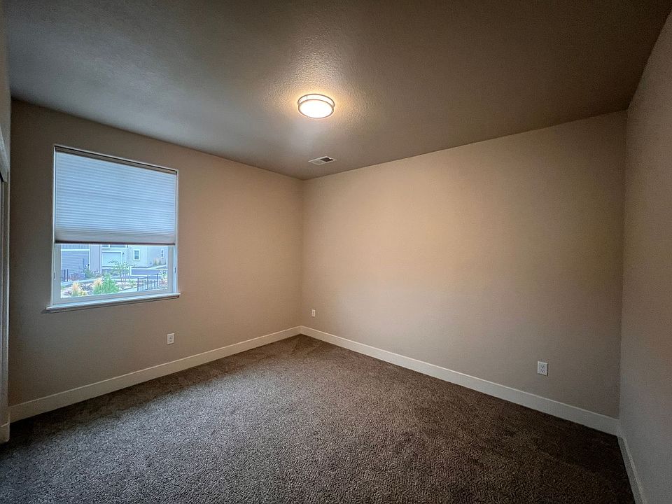 2nd image of 335 Cattail Cir