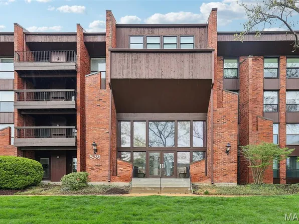 539 Coeur De Royale Dr APT 201, Saint Louis, MO 63141