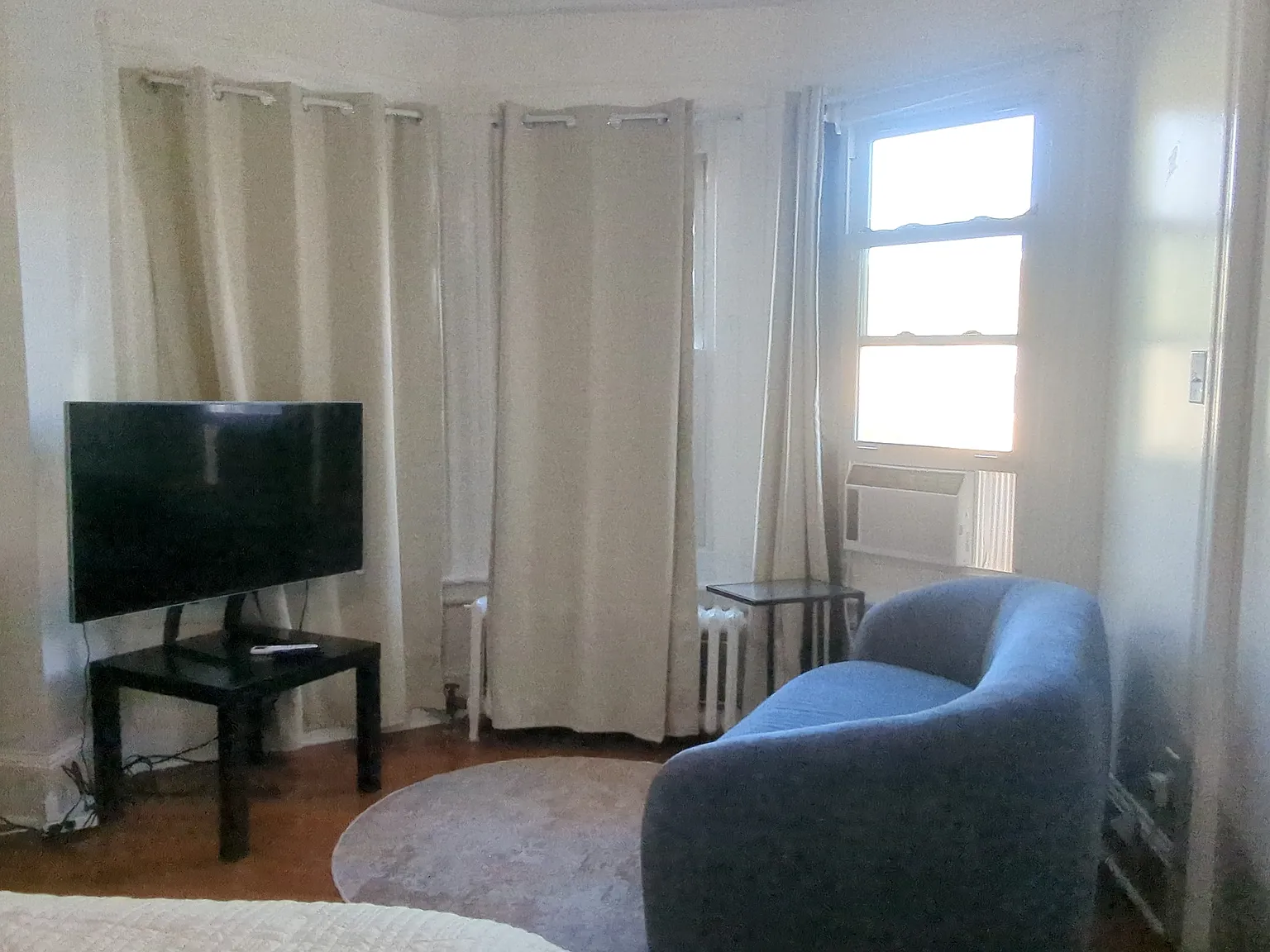 Roommates Needed! ~ Deluxe Single Room Near 53rd & Walnut St — Photo 3