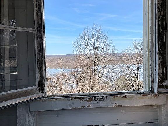 5th image of 93 Riverview Ct