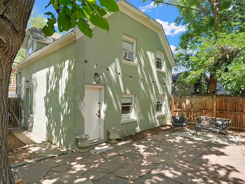 2079 N Ogden St