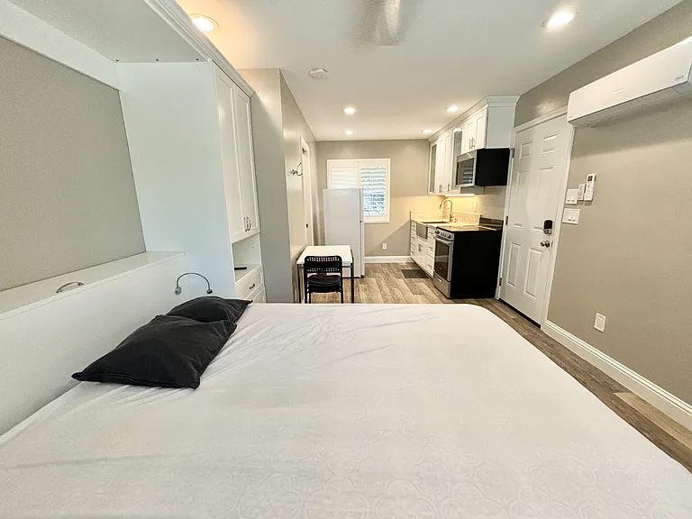 2219 Okeeffe Pl #B — Photo 2