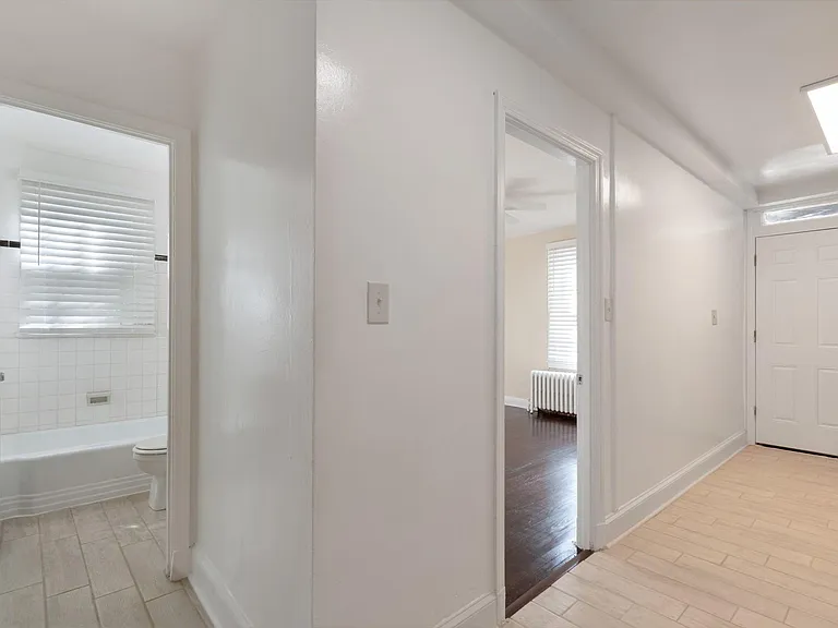 1631 E St SE #1 — Photo 13