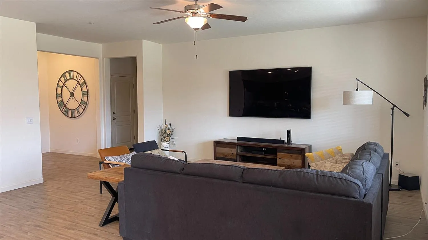 4 bed, 1890 sqft, $2,600 — Photo 4