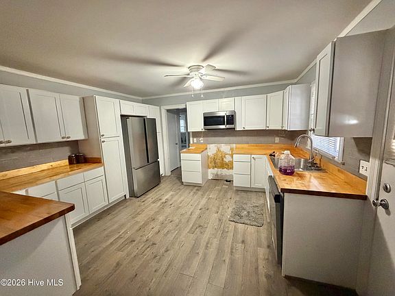 5th image of 2205 Carey Road